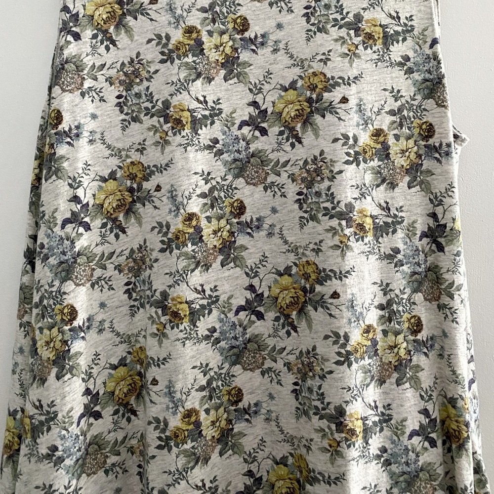 Uniqlo UT Studio Sanderson floral maxi dress, gray - Picture 5 of 8